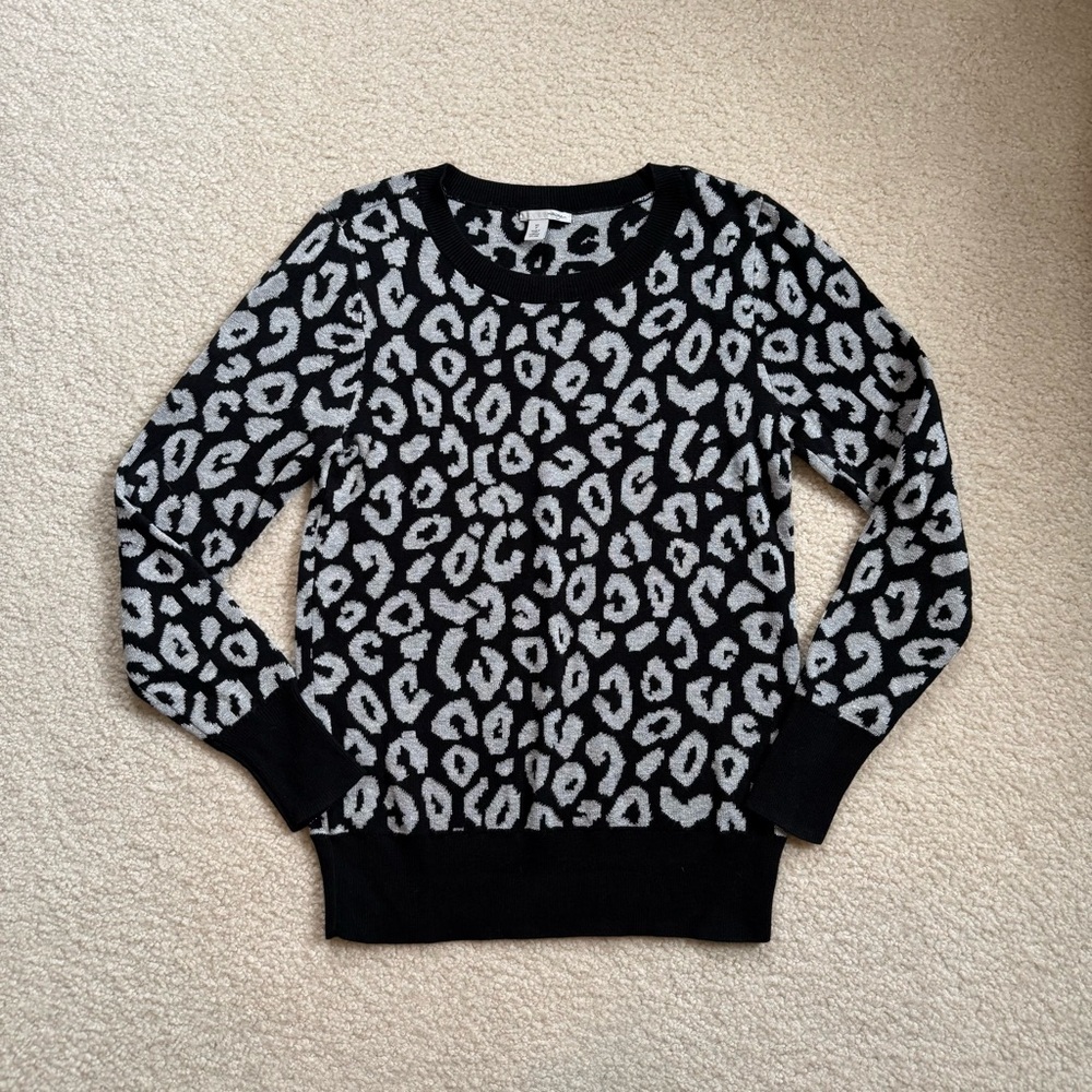 EUC halogen sweater